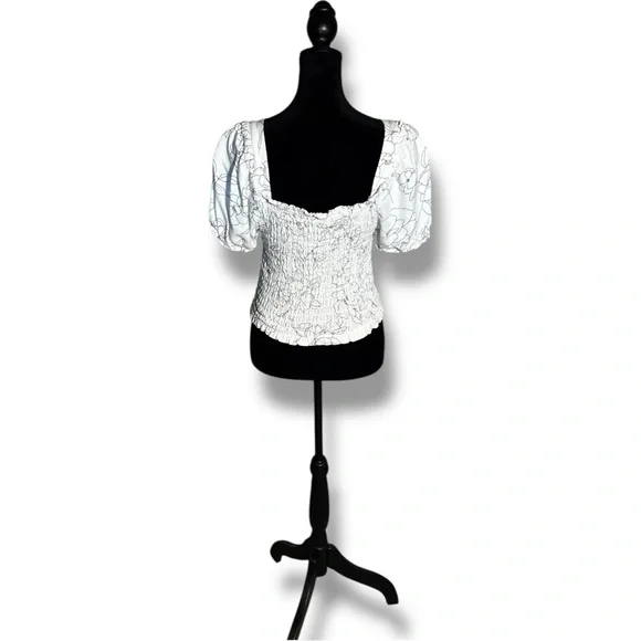 Monteau Los Angles White & Black Floral Line Pattern Puff Sleeves Smocked Blouse - Picture 6 of 16
